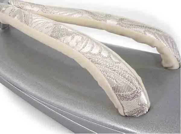 Formal Zori Sandals and Bag Set for TEA ceremony【White base with a floral shippou (seven treasures) pattern./ONE-SIZE】