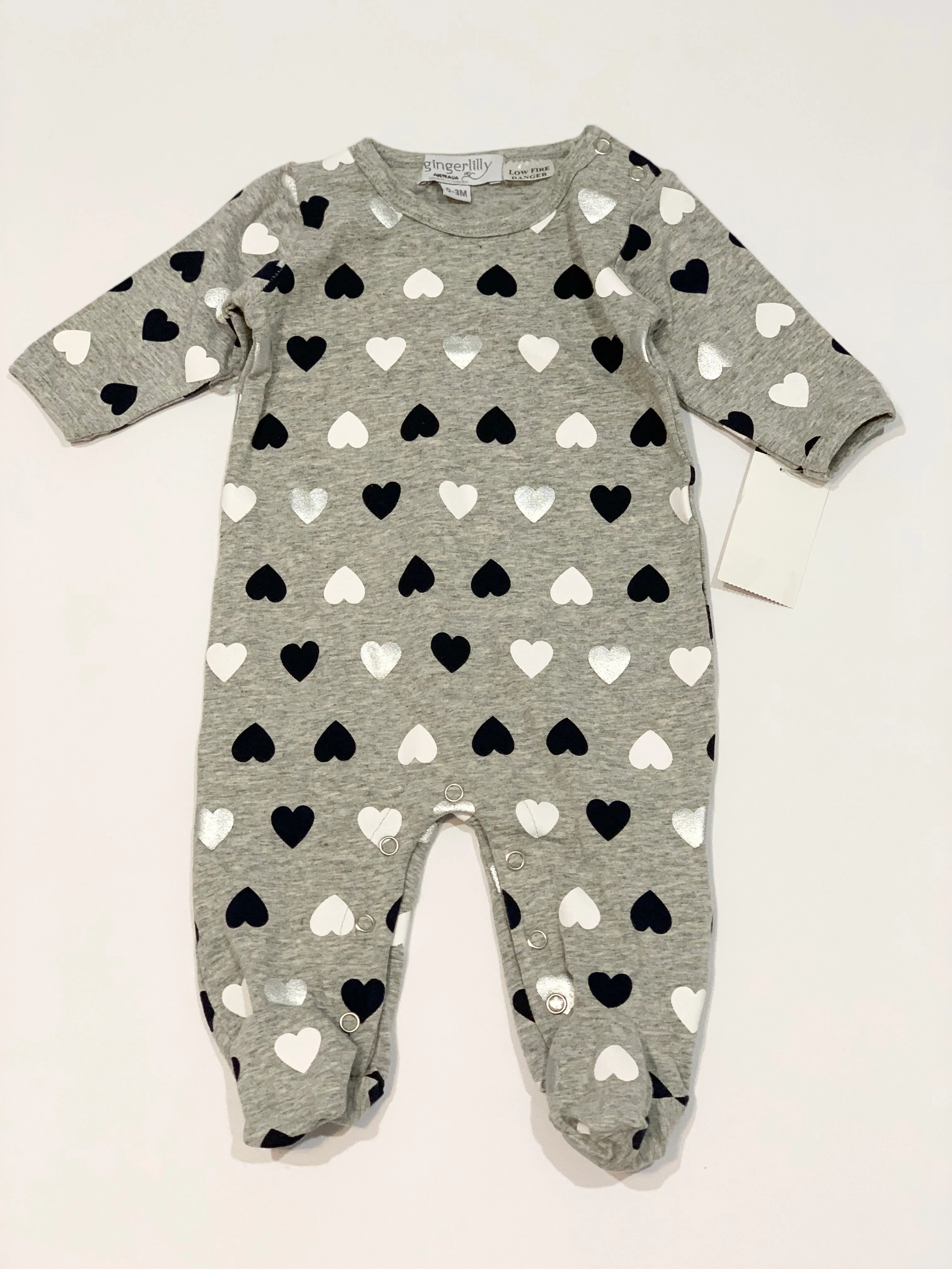 Hearts onesie brand new - Size 000